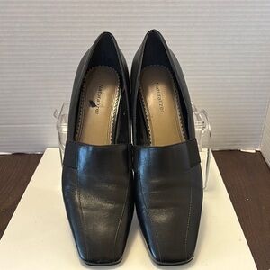 Naturalizer Black Leather Loafers Sleek Flats